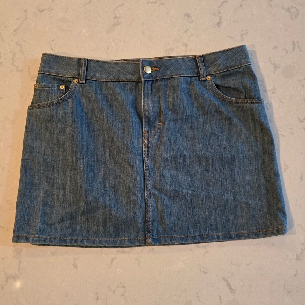 H&M Womens Denim Mini Skirt Medium Wash Blue Size 12 Five Pocket Cotton Blend